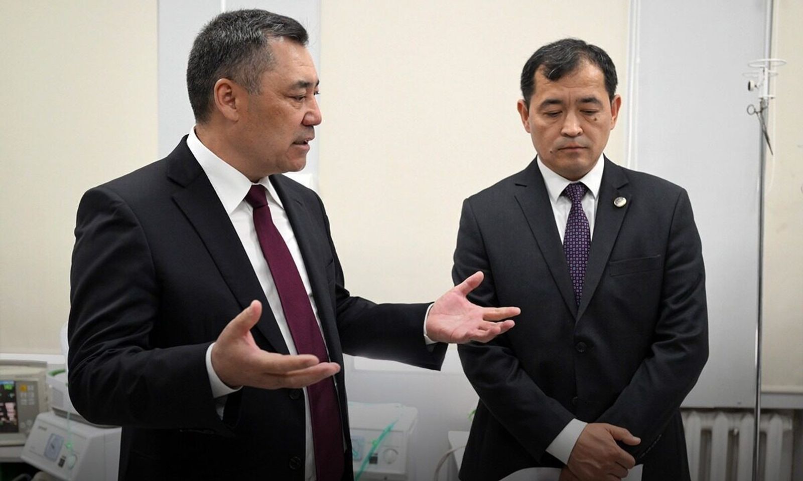 Саламаттык сактоо министри Эркин Чечейбаевге сөгүш берилди