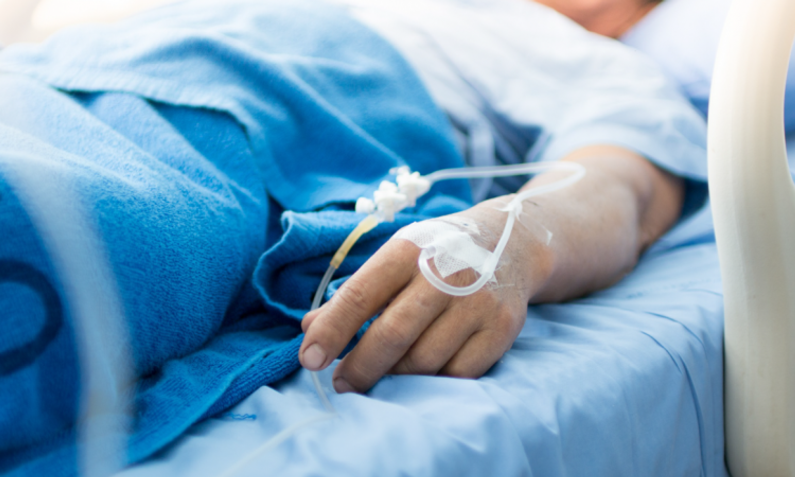 Жалал-Абаддагы ат майданда киши сабалып, ооруканада көз жумду