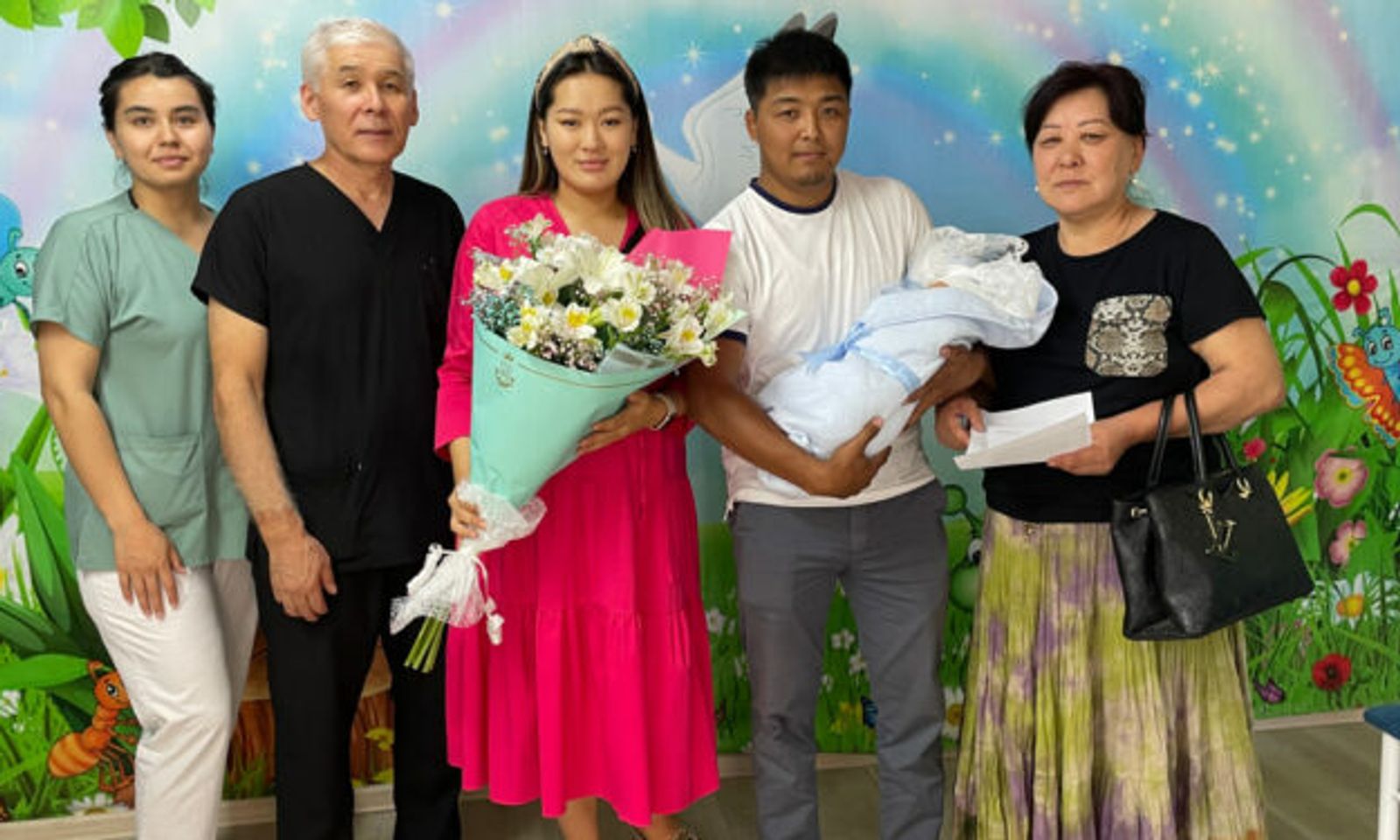 5 килограмм 130гр болуп төрөлгөн ымыркайга өзгөчө ысым ыйгарылды