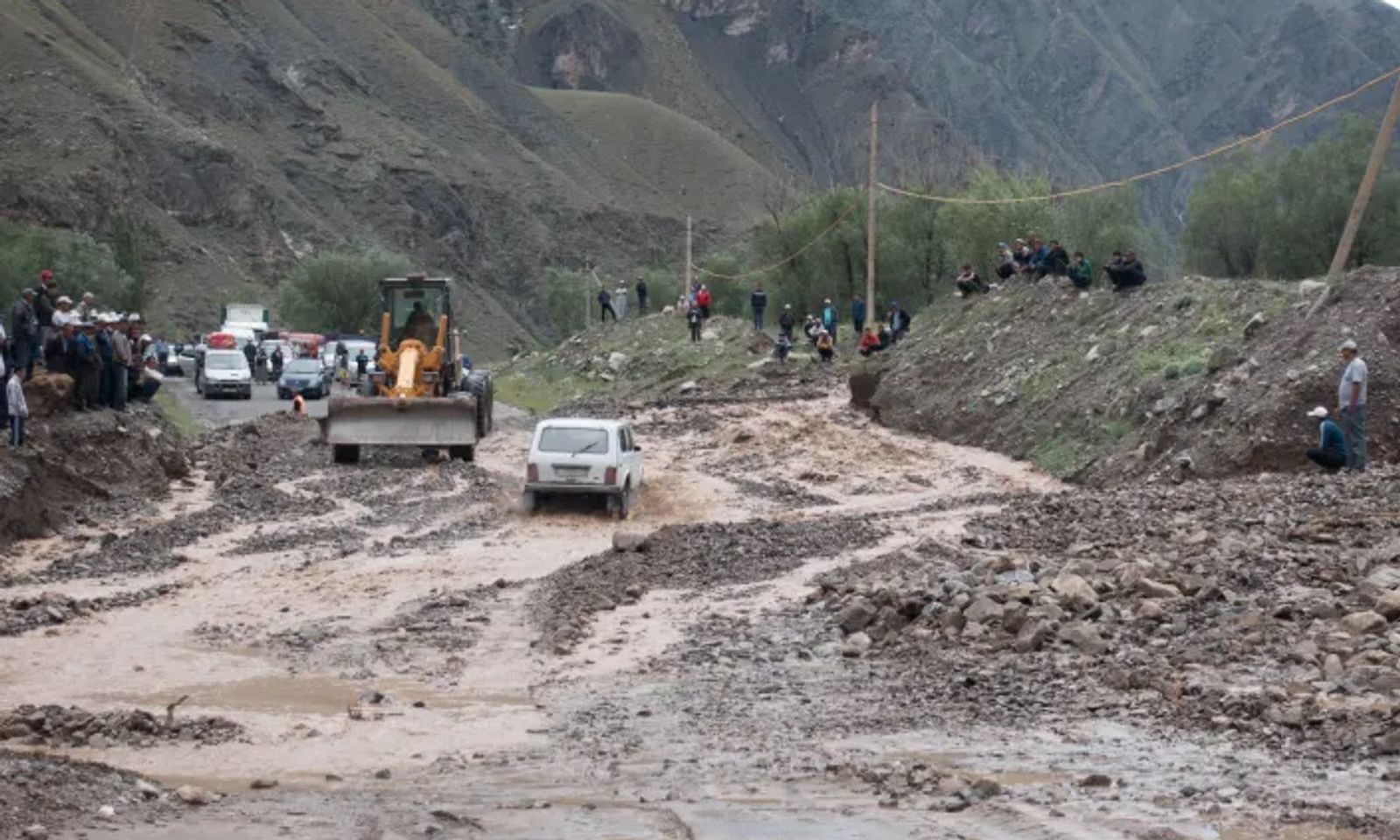 Кыргызгидрометтен шашылыш билдирүү: Аймактарда сел жүрүшү мүмкүн