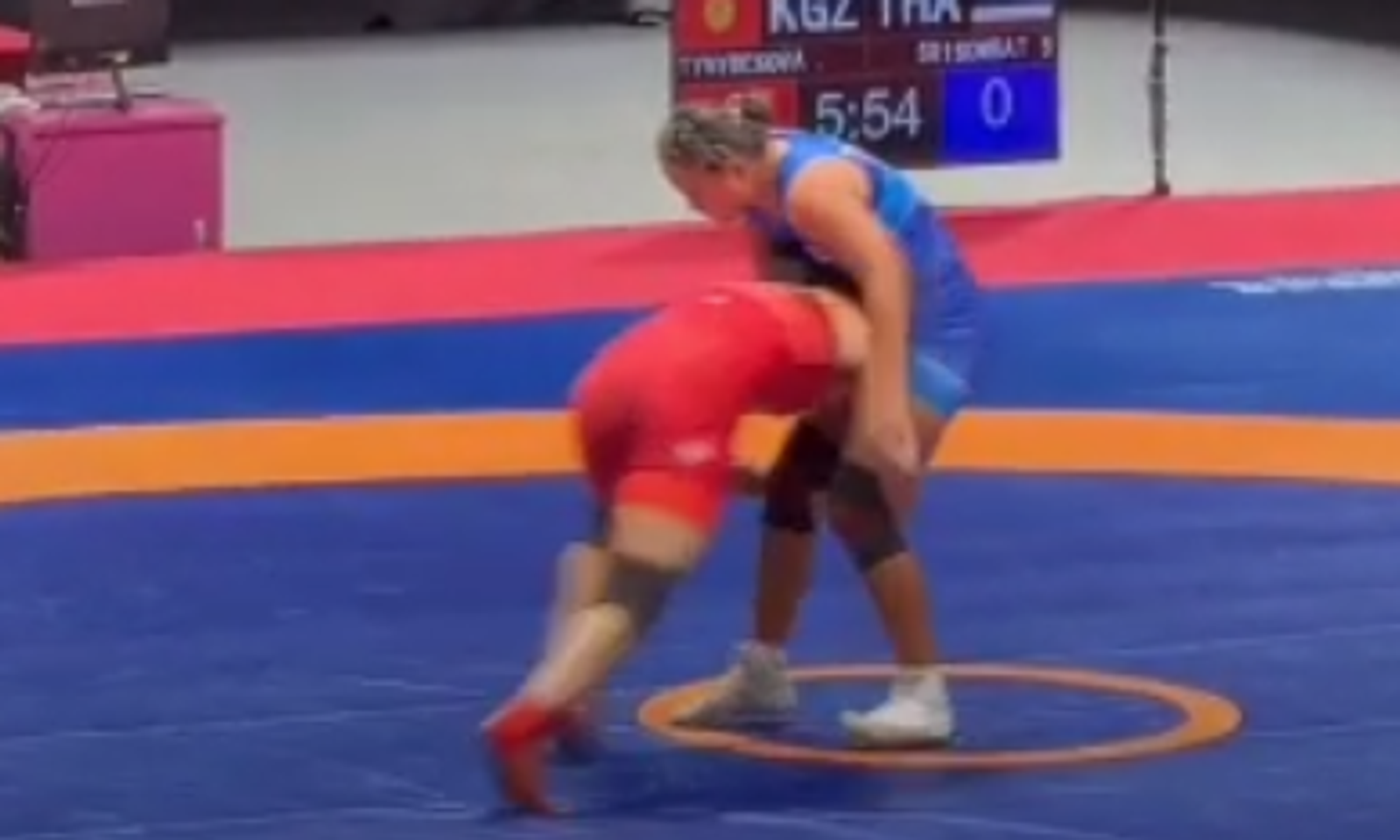 14 секунд. Айсулуу Тыныбекова алгачкы атаандашын жеңди