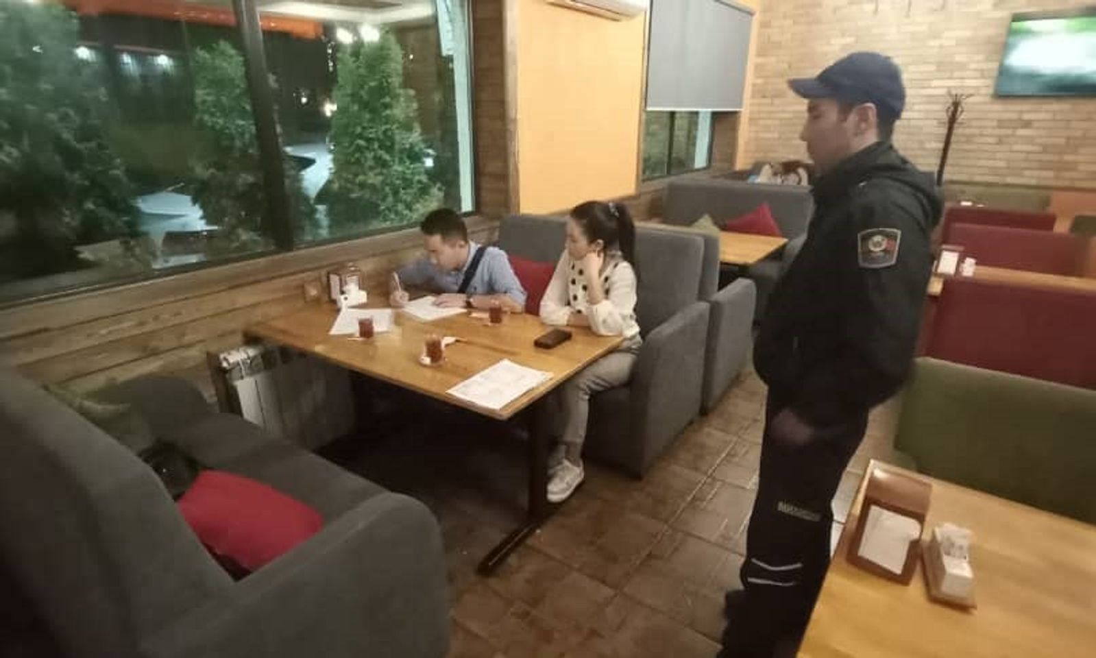 65 миң сом айып салынды. Бишкекте “Тамеки чегүүгө” каршы рейди жүргүзүлдү