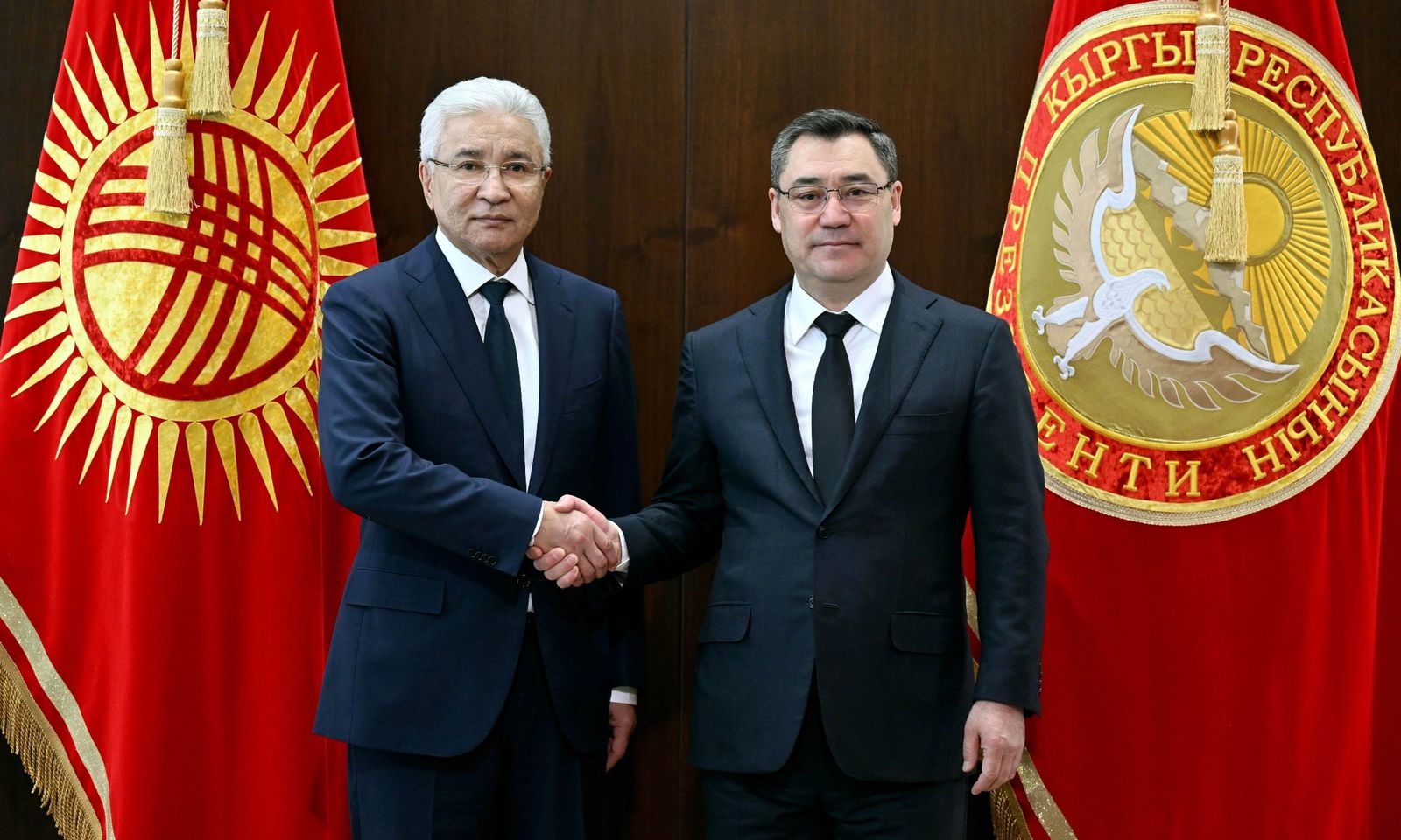 Президент Садыр Жапаров ЖККУнун Башкы катчысы Имангали Тасмагамбетовду кабыл алды
