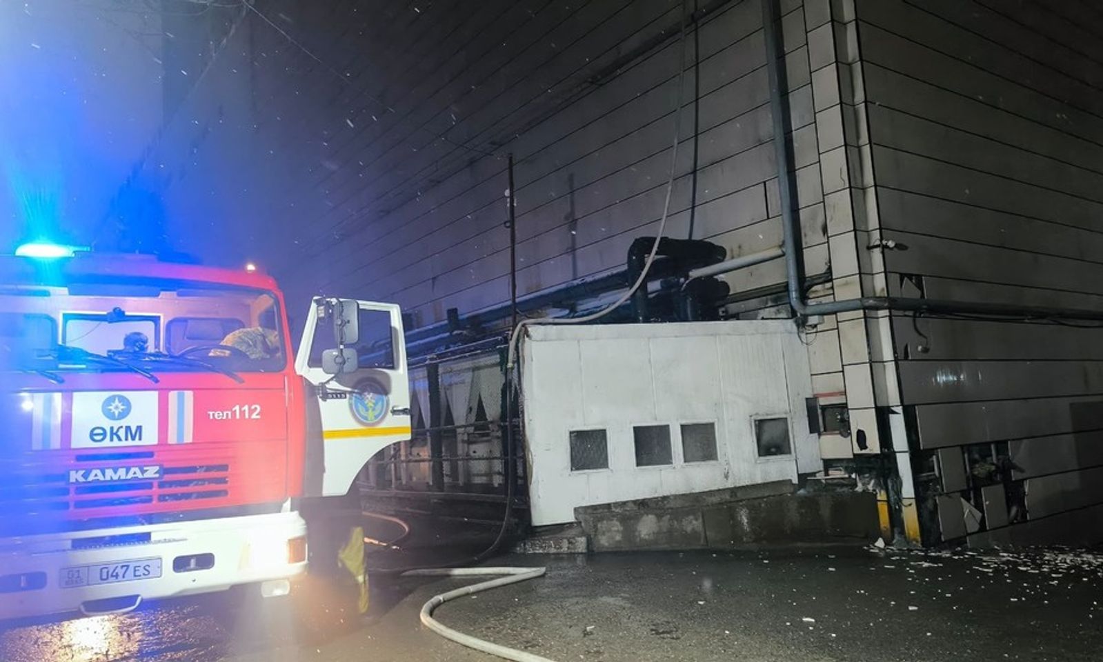 “Бишкек парк” соода борборунда чыккан өрт өчүрүлдү