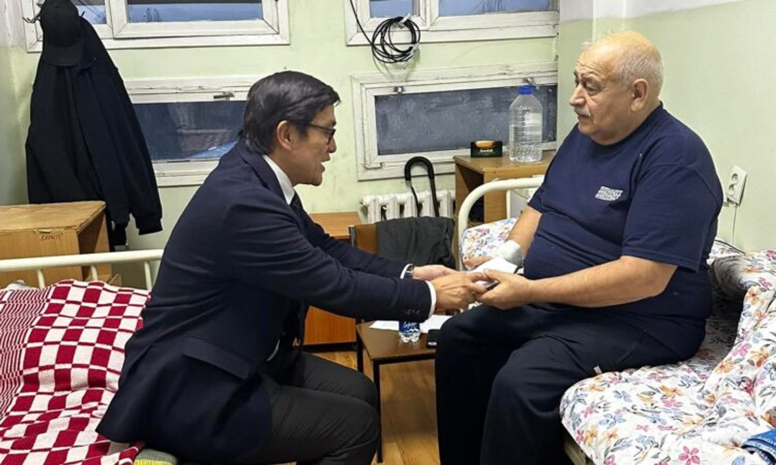 Кыргыз эл артисти Юрий Бобковго колдоо көрсөтүү максатында кайрымдуулук концерт уюштурулат