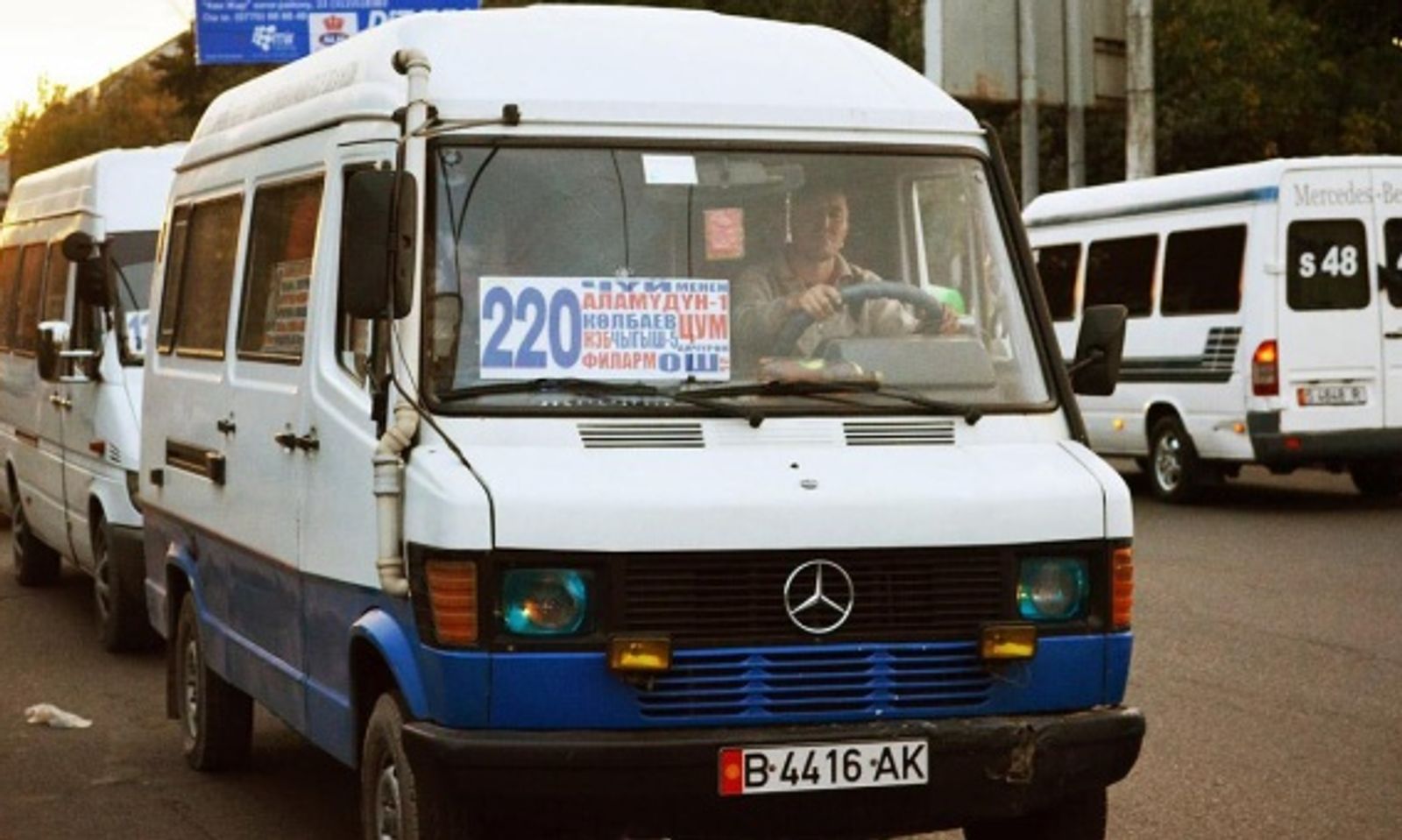 Көңүл буруңуздар! Борбор калаада кичи автобустардын кыймылы өзгөрүүдө. Схемасы