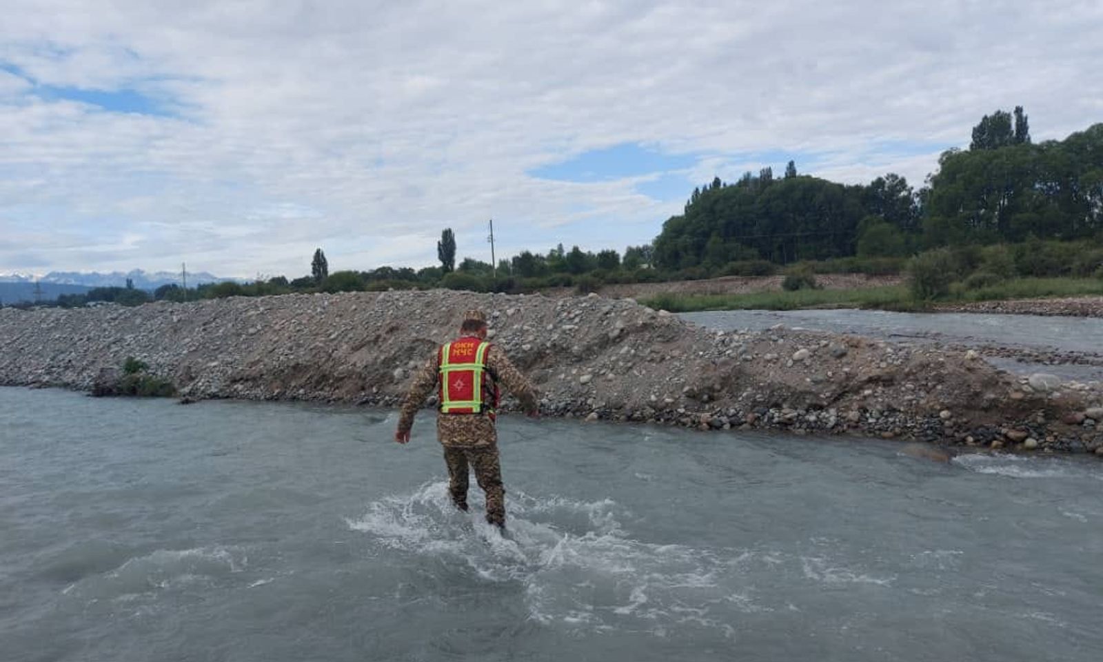 Караколдо изделип жаткан 5 жана 2 жаштагы кыздардын жансыз денеси табылды