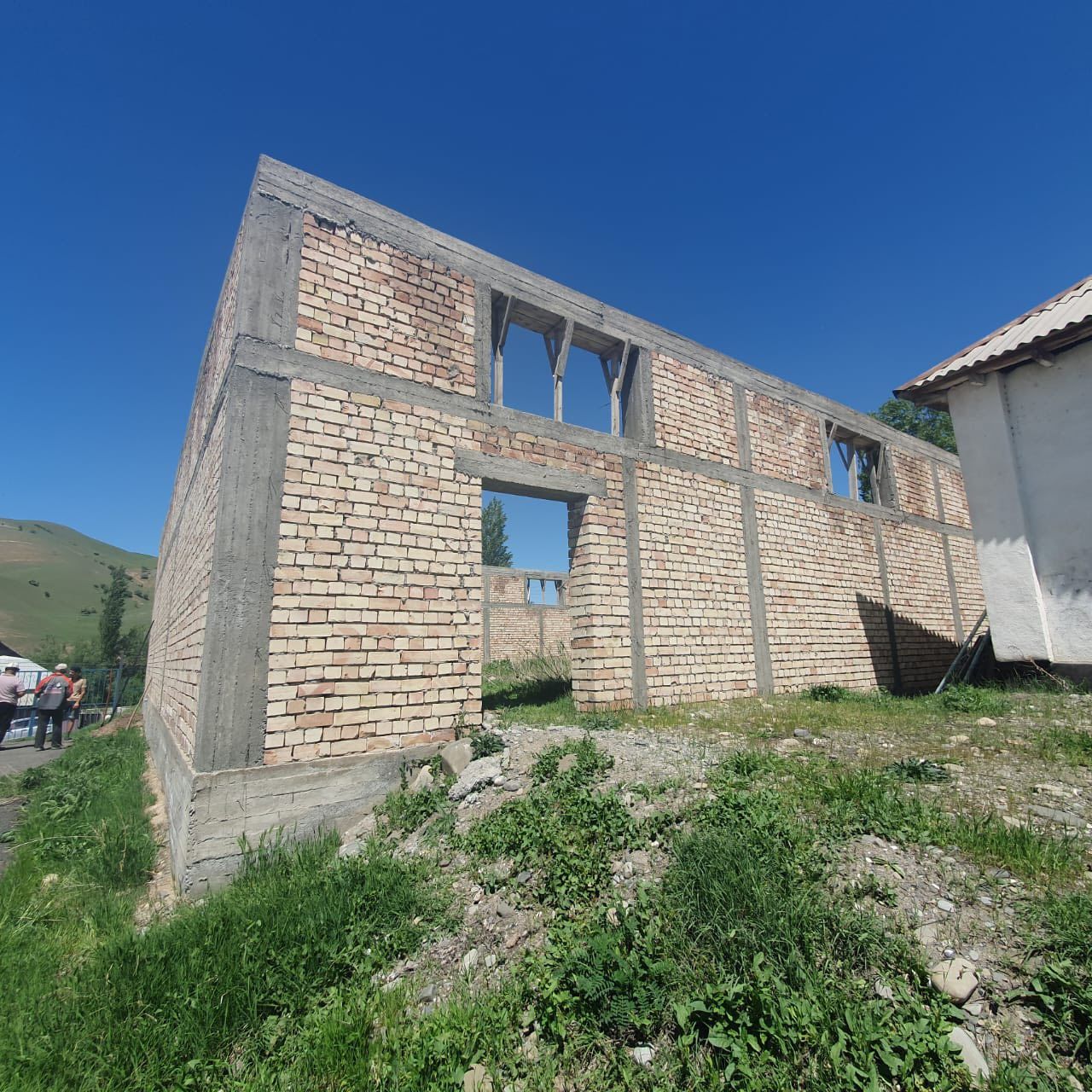 Өзгөндө курулуп жаткан спорт зал текшерилди