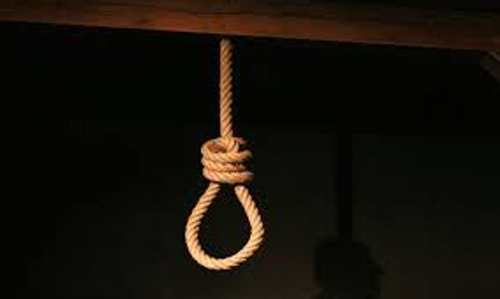 Кара-Көлдө 33 жаштагы жаран өзүн-өзү асып каза болду