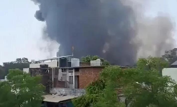 200дөн ашуун жүргүнчүсү бар учак Индияда кулады