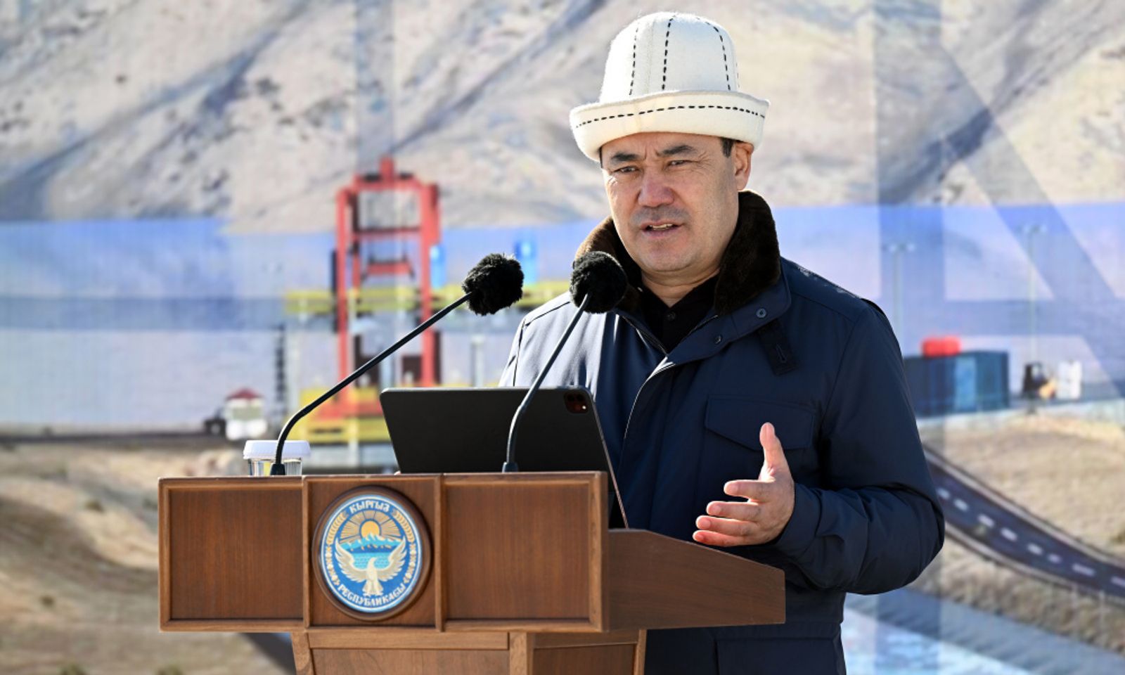 Презедент Садыр Жапаров:«Акыркы төрт жылда Кыргызстанда 18 чакан ГЭС ишке берилди»