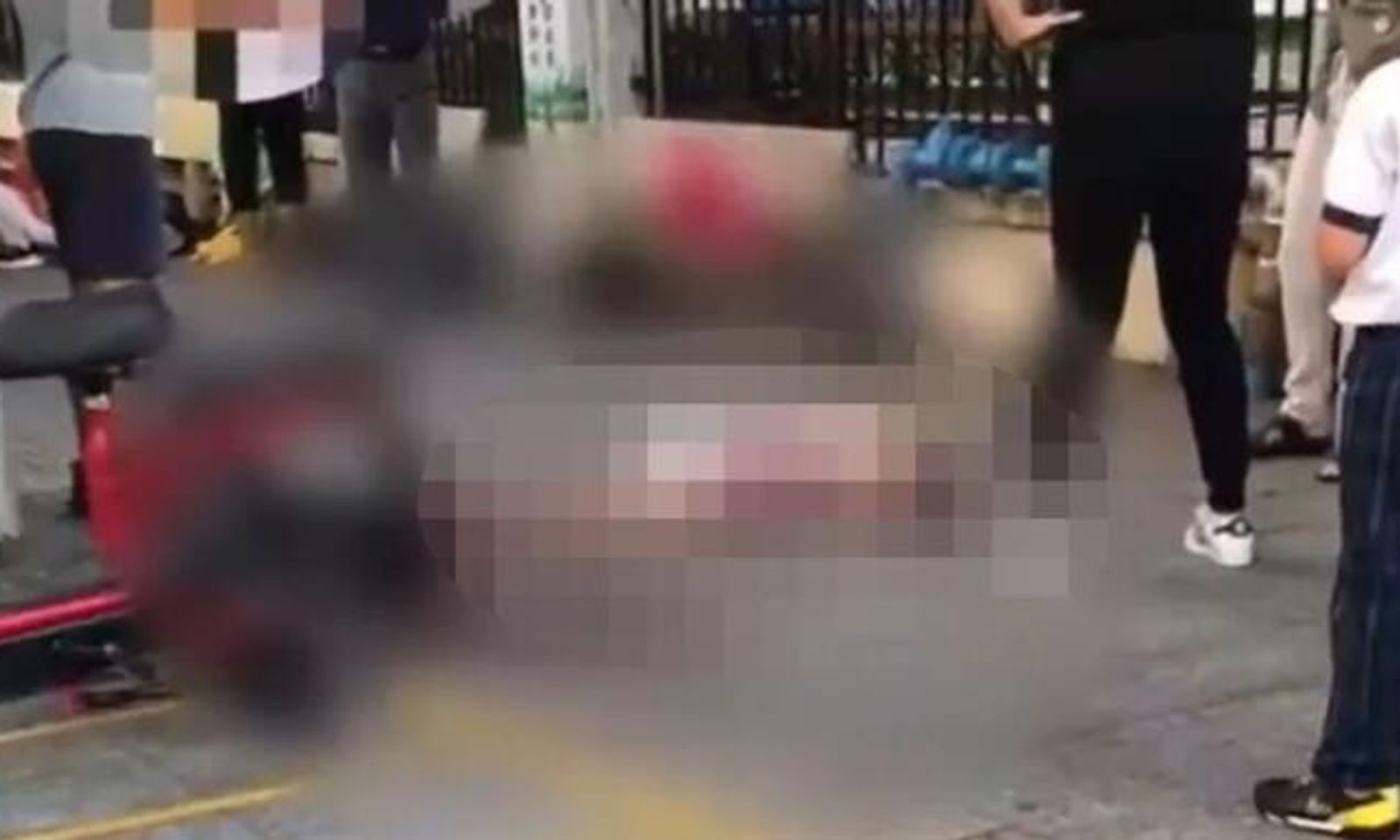 Үчөө балдар. Кытайда эркек киши бала бакчага бычак менен кирип барып 6 адамды өлтүрдү