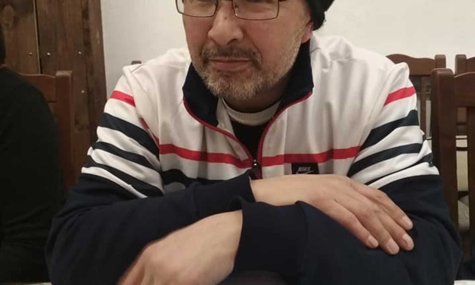 Жазуучу Олжобай Шакир 48 саатка УКМКнын тергөө абагына камалды