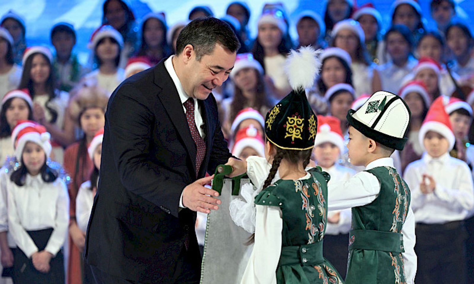 Садыр Жапаров: Жаштар — келечектин үмүтү жана таянычы