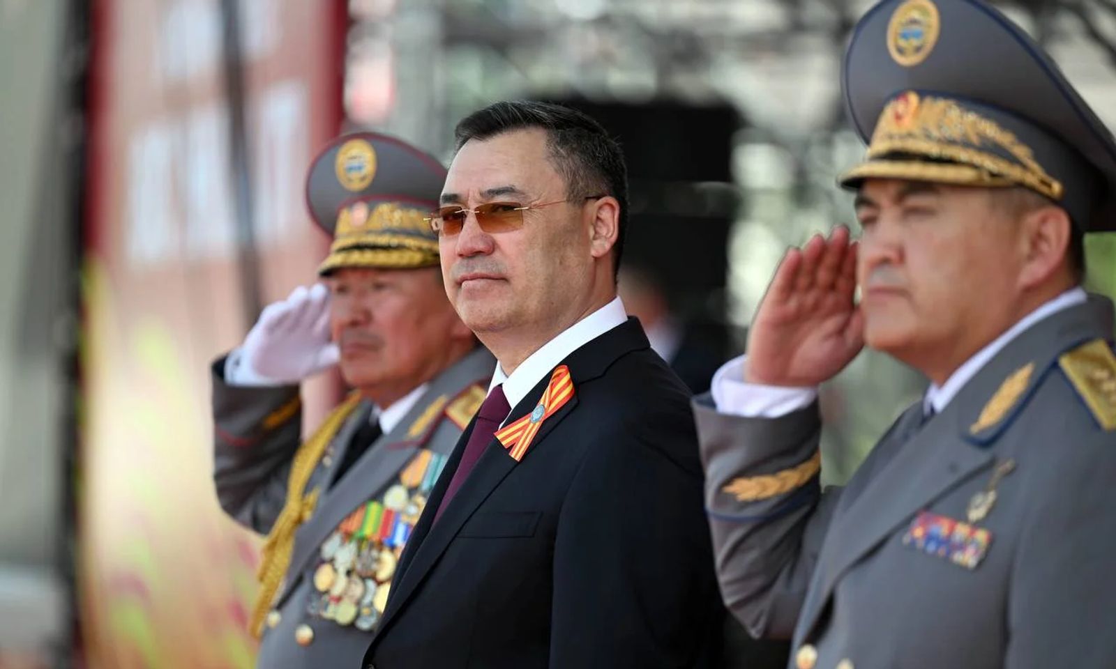 Президент С.Жапаров Жеңиштин 80 жылдык мааракесине арналган парадга катышты