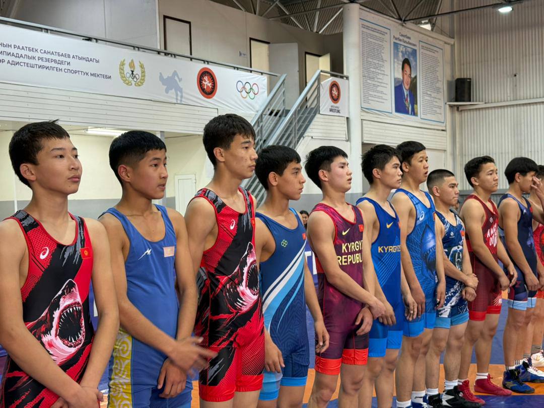 Бишкекте угуу мүмкүнчүлүгү чектелген спортчулар арасында грек-рим күрөшү боюнча шаардын биринчилиги өттү