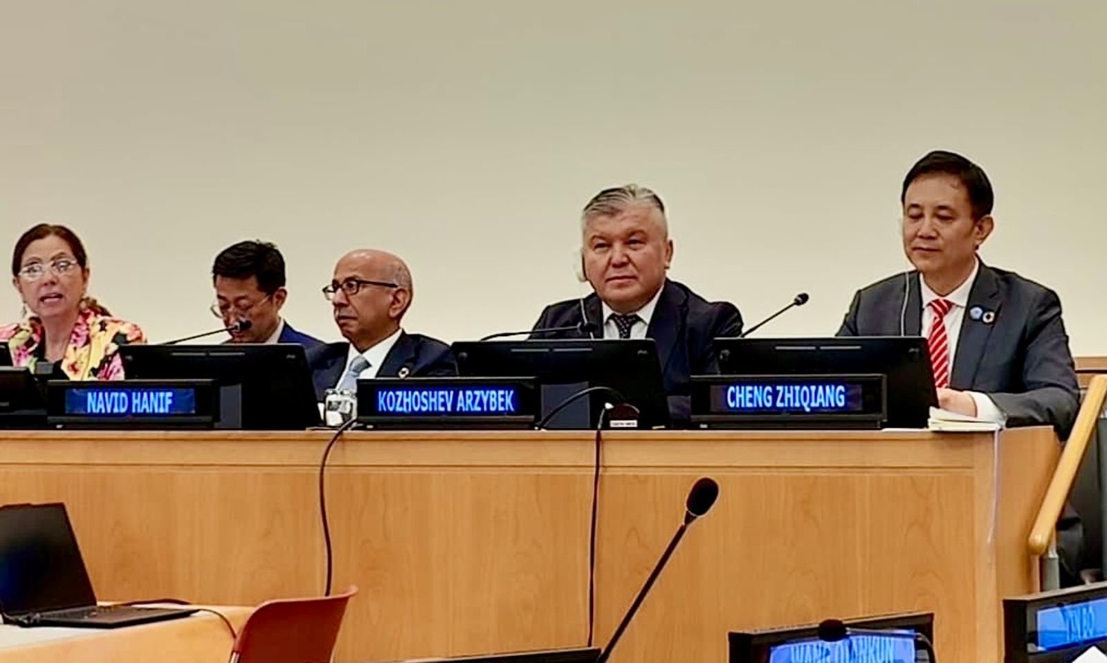 Арзыбек Кожошев: «Энергетикалык өтүү шарттарындагы ЕАЭБ энергетикасы: чакырыктар жана артыкчылыктар»