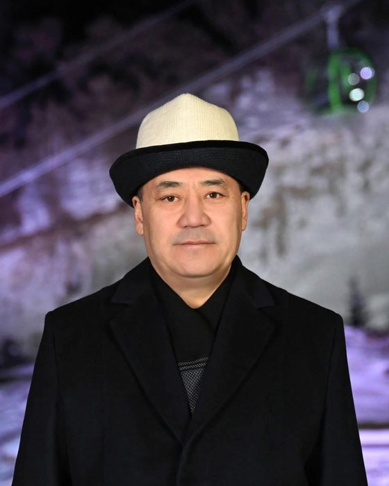 Президент Садыр Жапаров кыргызстандыктарды Жаңы жыл майрамы менен куттуктады