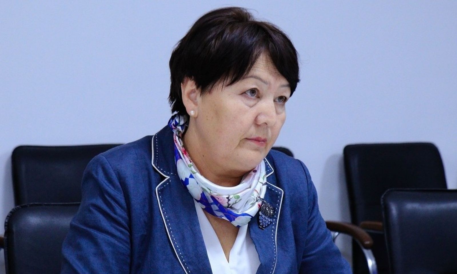 Министр Кендирбаевага эскертүү берилип, орун басары кызматтан алынды