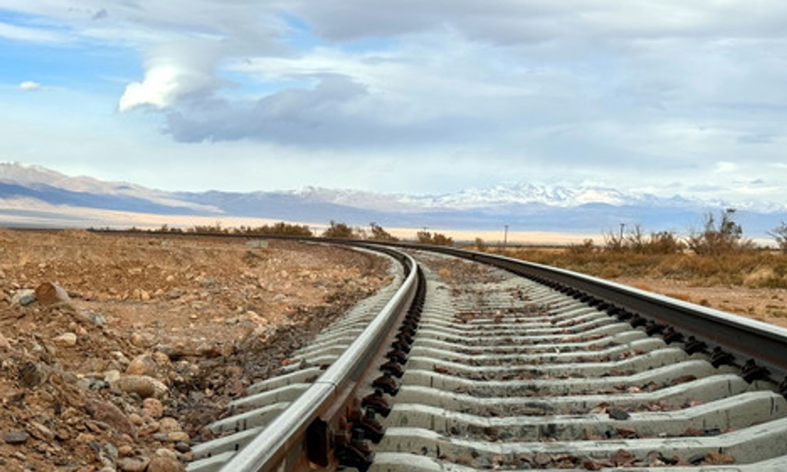 Кыргызстандын бир тарабынан экинчи тарабына чейин темир жол салуу пландалууда