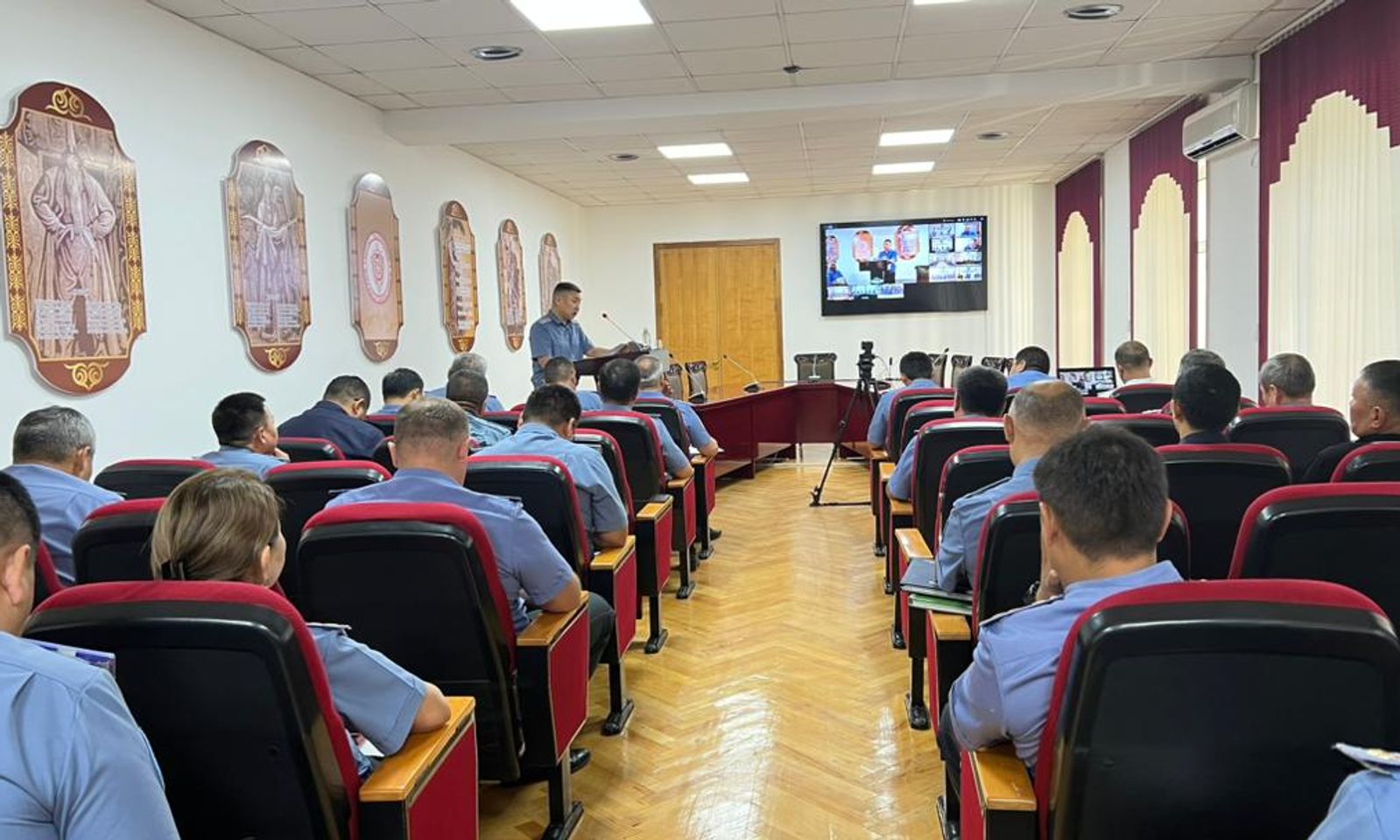 Улан Ниязбеков: Жарандардын коопсуздугу үчүн жасап жаткан баардык иштерибиз ачык болуп, кызматкерлер элге жакын болушу керек