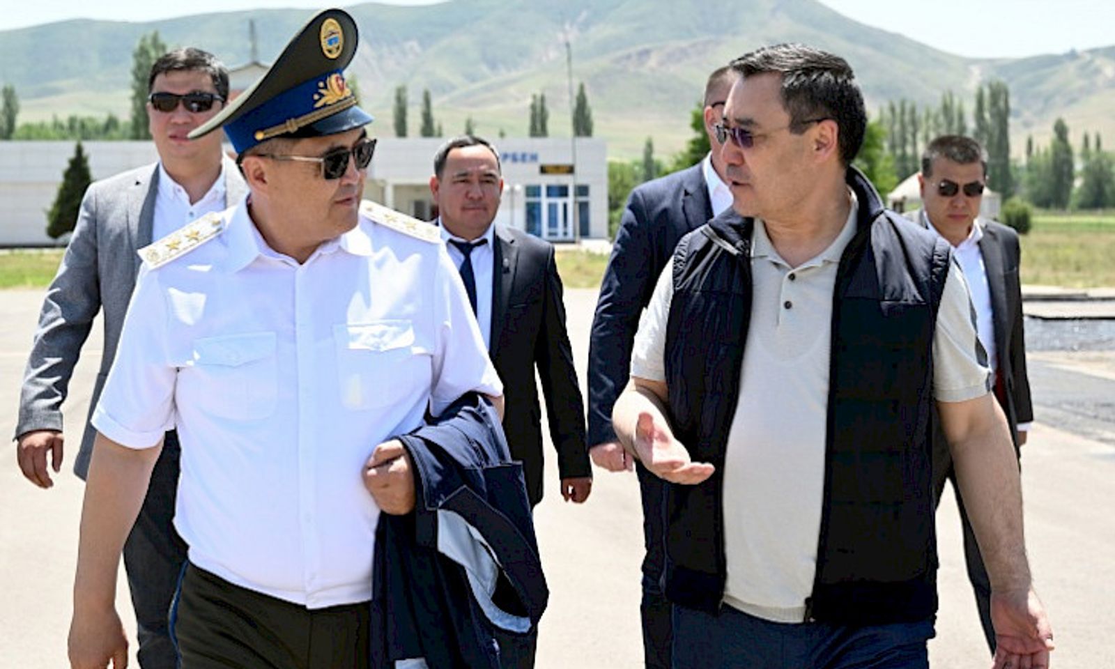 Садыр Жапаров Жалал-Абаддагы ички жолдордун абалы менен таанышты