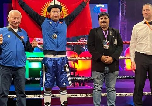 Кыргызстандык спортчу Акназар Кенжебаев шахбоксу боюнча Дүйнө чемпиондугунда алтын медаль тагынды