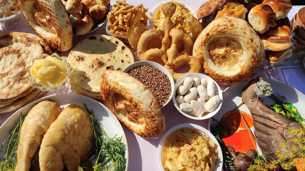 Максүтов: Көчмөндөр оюунунда көчмөндөрдүн тамактары берилет