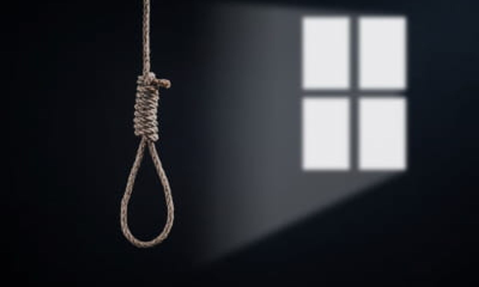 Мектептин спорт залында окуучу кыз асынып алган