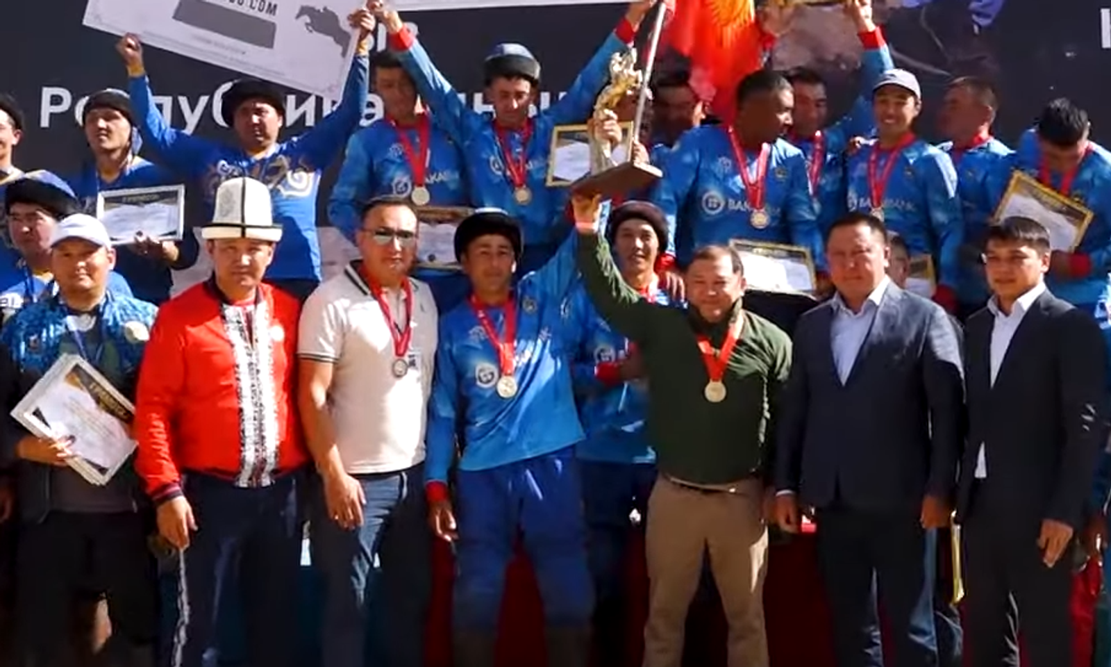 10:1. Дүйнөнүн көк бөрү боюнча чемпиону аныкталды