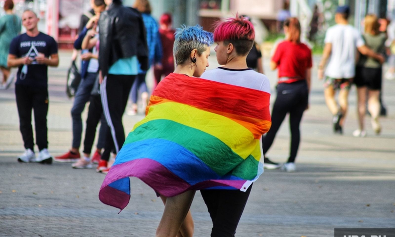 Кыргызстанда ЛГБТ пропагандасына тыюу салынды