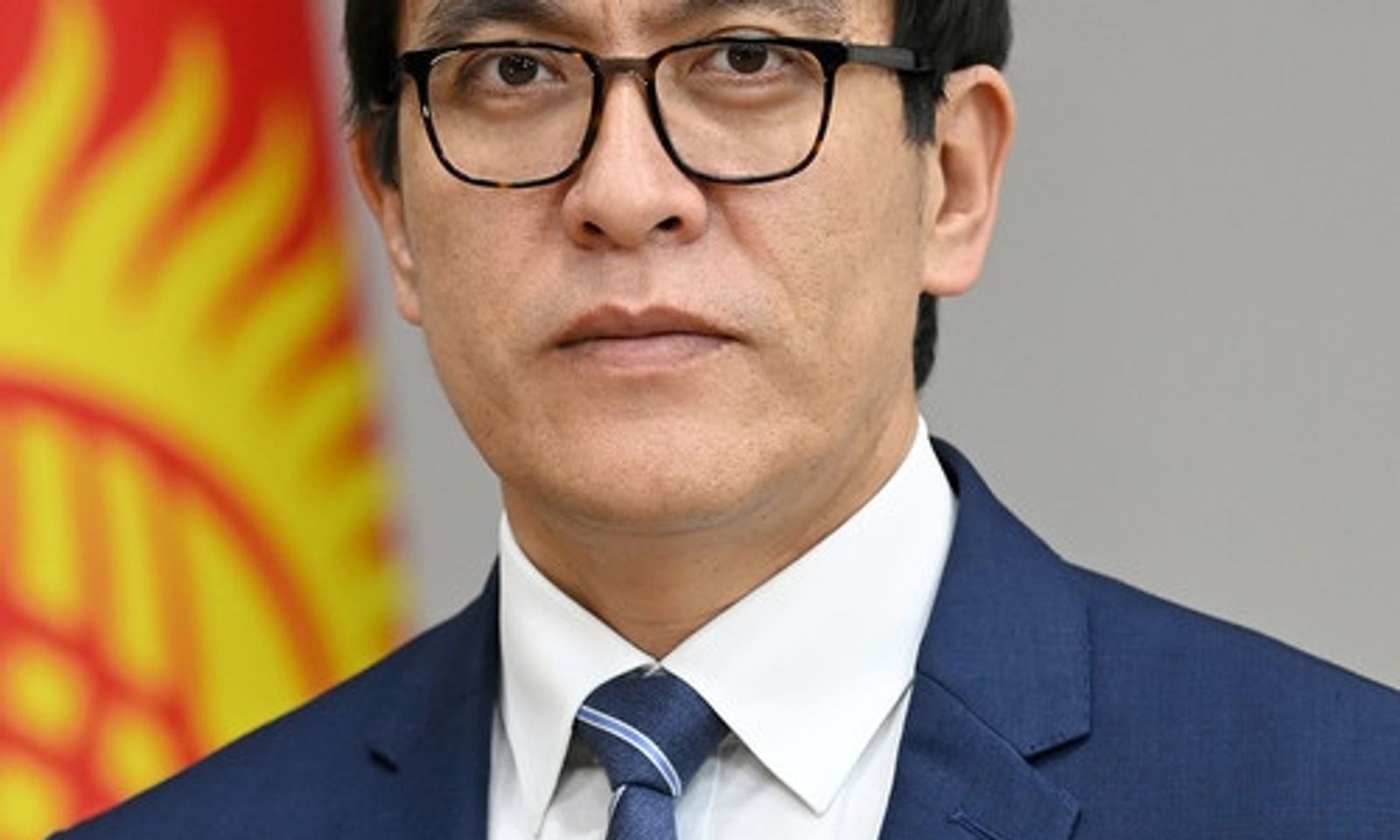 Эдил Байсалов: Тил маселеси — кызматтан кетүүгө негиз эмес .