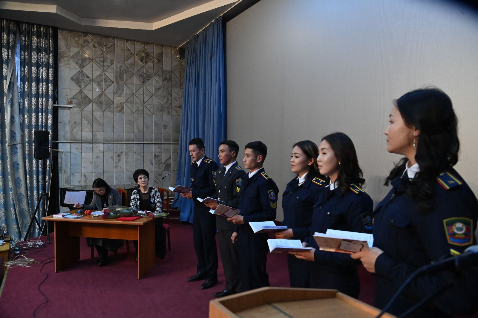 Милициянын ардагери Ырысбүбү Сагымбаеванын чыгармачылык кечеси өттү