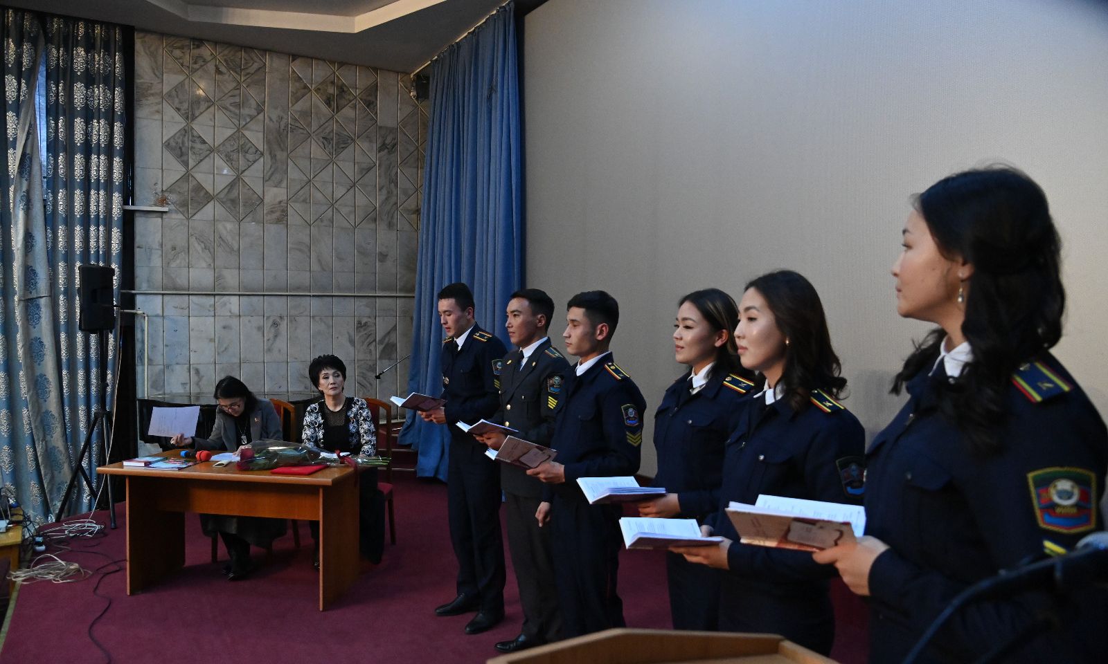 Милициянын ардагери Ырысбүбү Сагымбаеванын чыгармачылык кечеси өттү