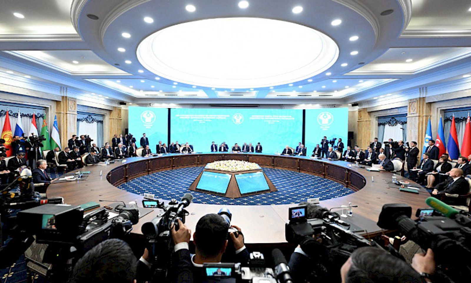 Бишкекте КМШ Мамлекет башчыларынын кеңешинин жыйынында бир катар документтерге кол коюлду