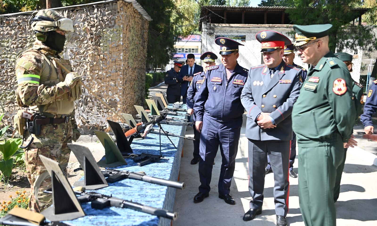 Росгвардиянын делегациясы Ички иштер органдарынын бөлүктөрүнүн ишмердүүлүгү менен таанышышты