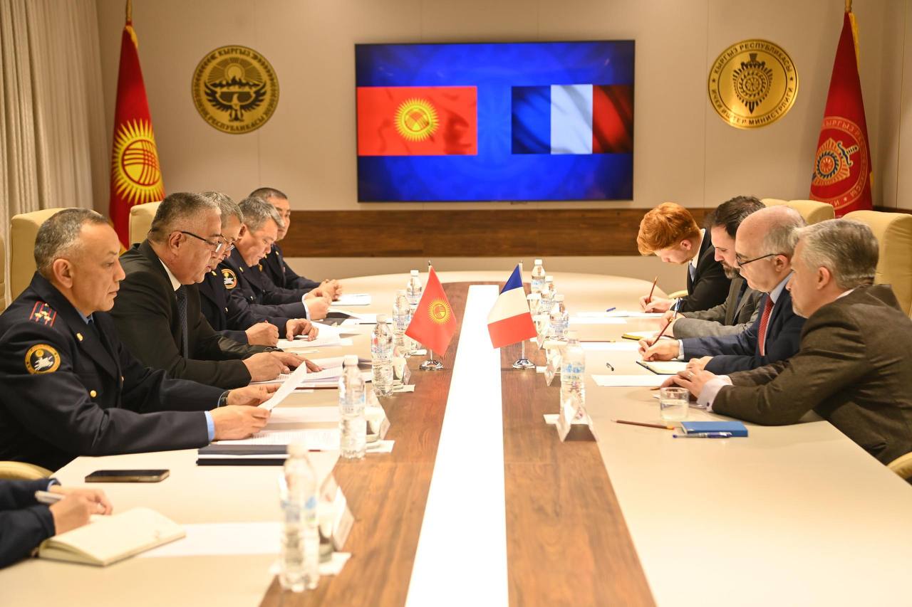 Кыргызстан менен Франциянын ИИМ деңгээлинде кызматташтык талкууланды