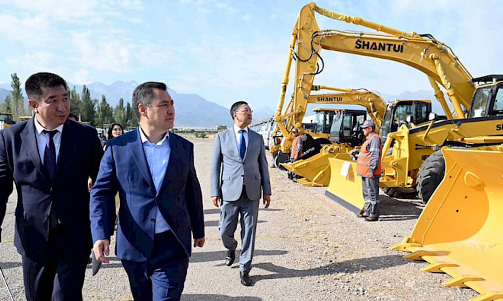 Садыр Жапаров: Жол куруу жумуштары өз учурунда жана сапаттуу аткарылышы зарыл