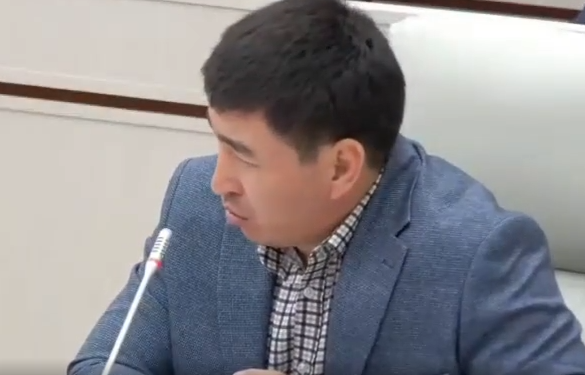 Макулсузбу? Депутат Бишкекте көп кабаттуу үйлөрдүн курулушуна мораторий киргизүүнү сунуштады