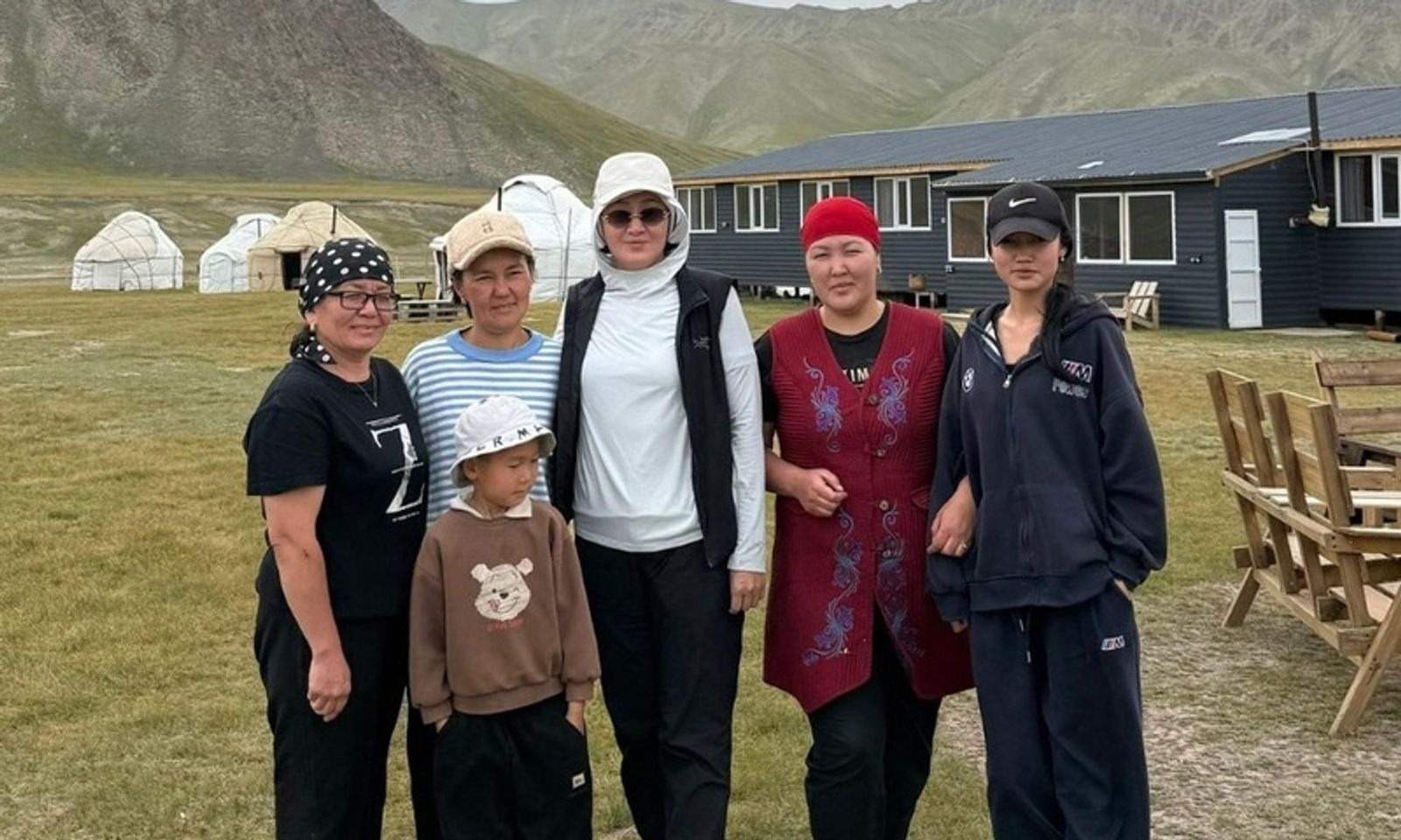 Биринчи айым, кыргызстандыктарды тоолорго барууга үндөдү