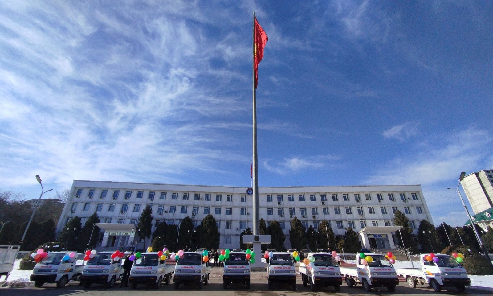 Ош мэриясынын аймактык башкармалыктарына жаңы техникалар тапшырылды