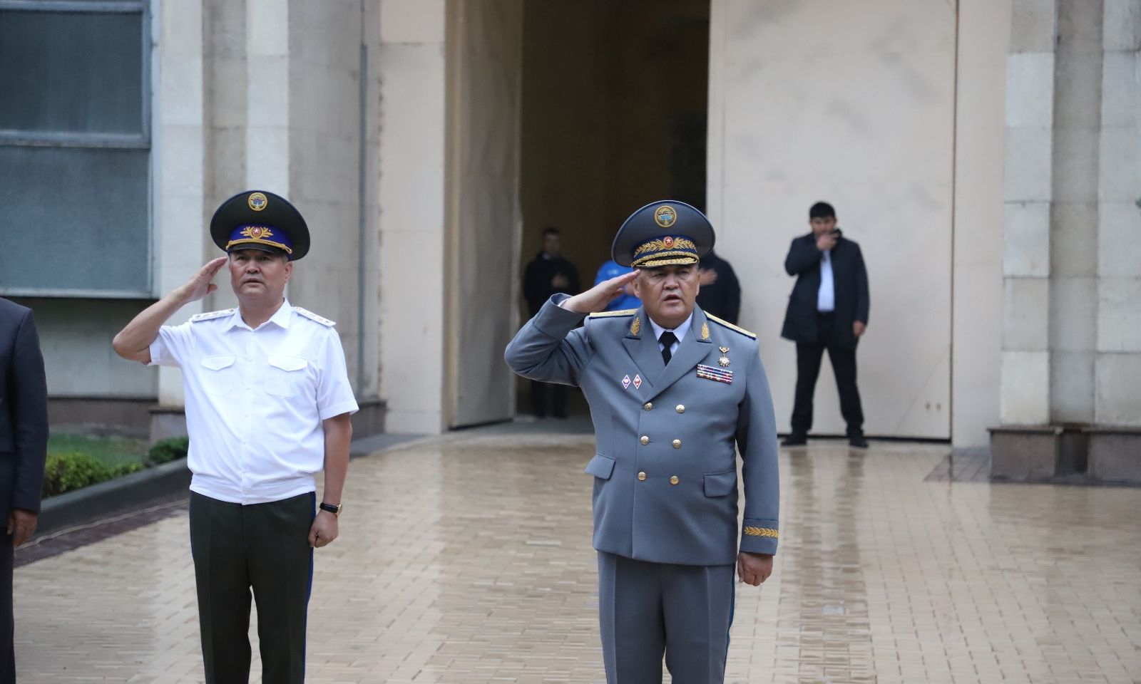 Камчыбек Ташиев: Өлкө эгемендигин кынтыксыз камсыздашыӊарга тереӊ ишенем!