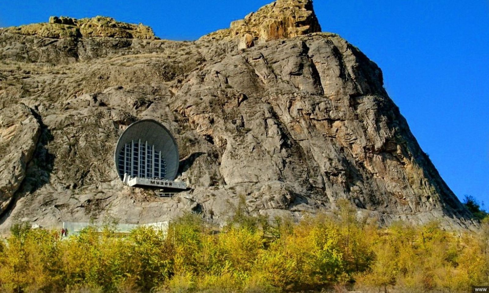 Ат оюндары. Сулайман тоодо туу көтөрүлөт. Эгемендүүлүк майрамы быйыл Ошто өтөт