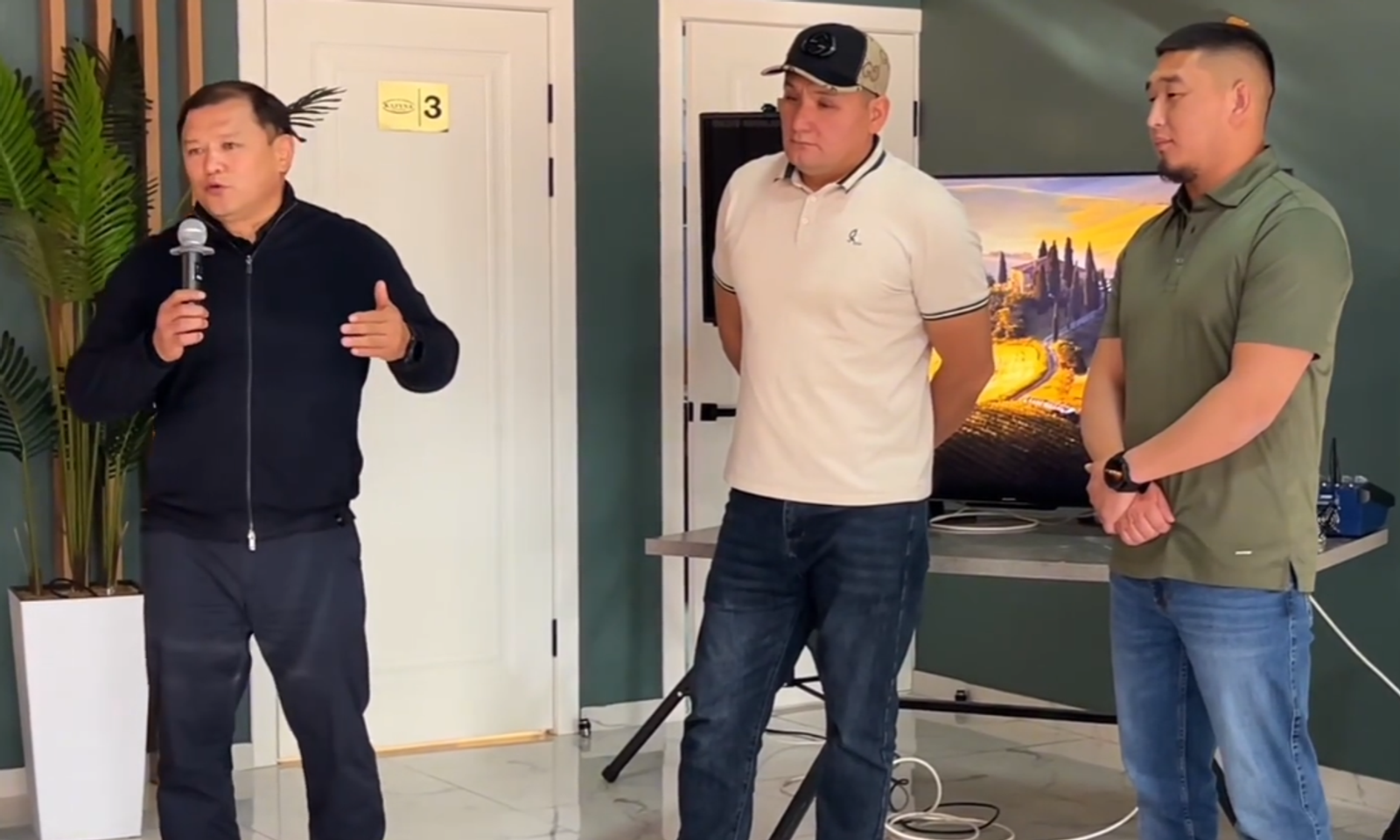 3 жылда 7 алтын. Дастанбек Джумабеков Таластын Көк-Бөрү федерациясынын президенти кызматын өткөрүп берди