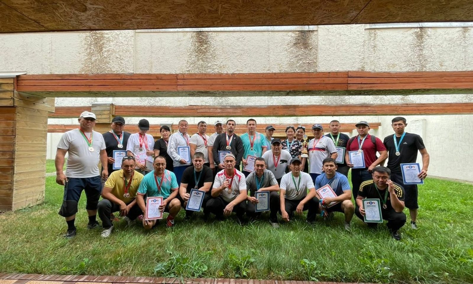 Ички иштер министрлигинин бөлүктөрү арасында гиря спорту, таяк-тартыш жана аркан-тартыш боюнча биринчилиги өттү