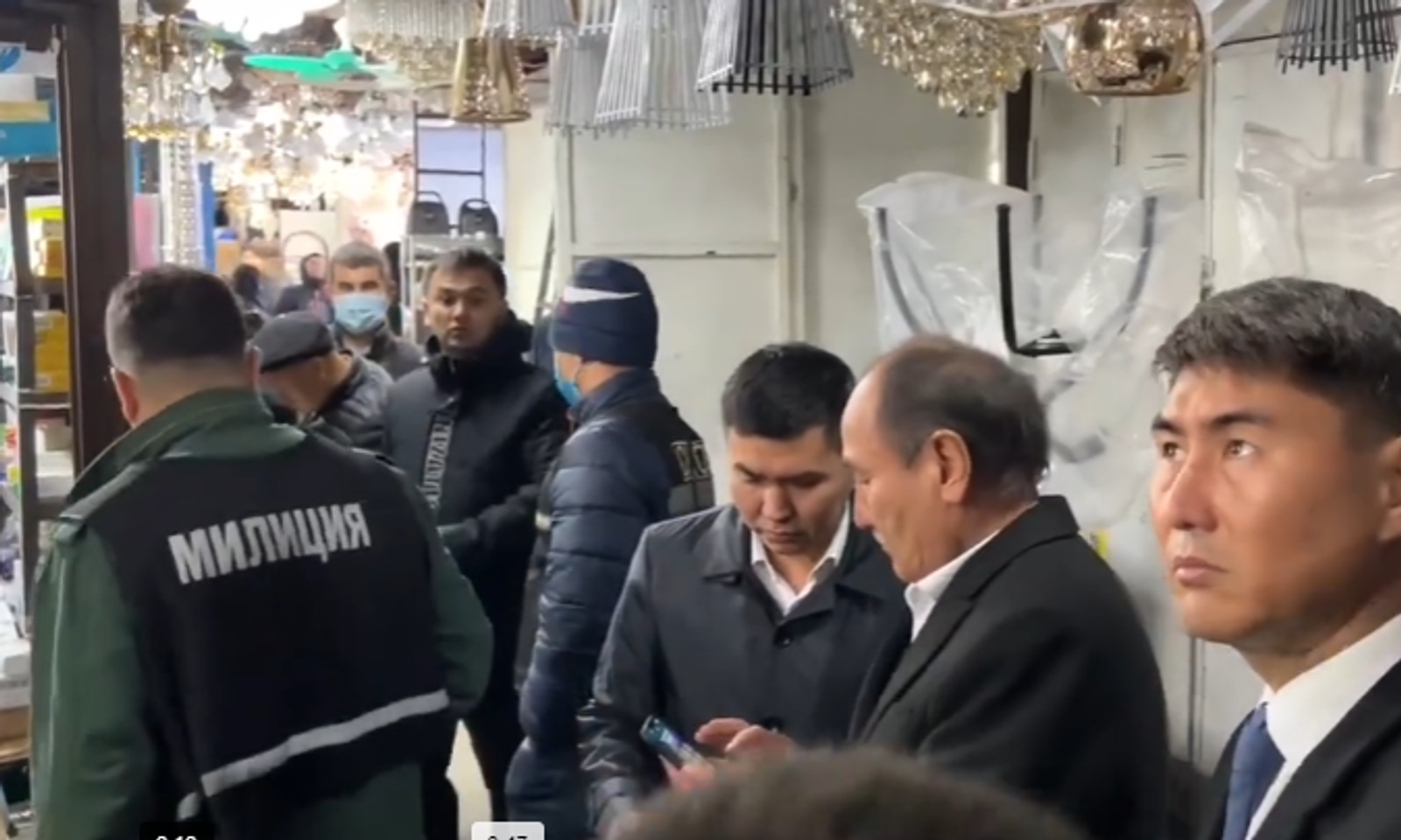 Бейшеналиев Ош базардагы дары саткан жерлерди кыдырды