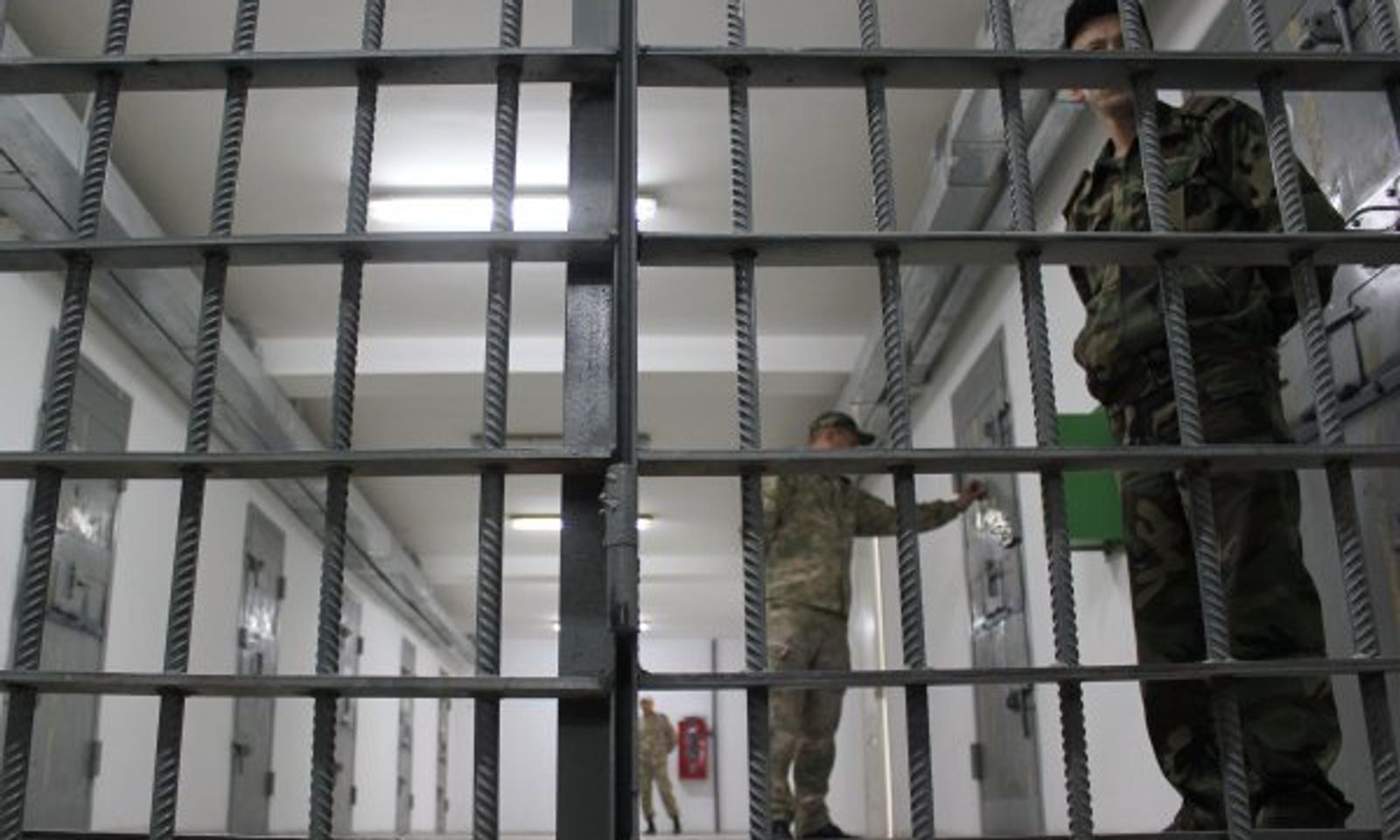 Министрлик кармалган жетекчилери тууралуу пикирин билдирди