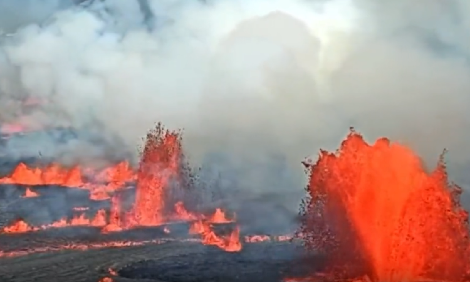 ВИДЕО-Гавайиде Килауэа жанар тоосу атылды