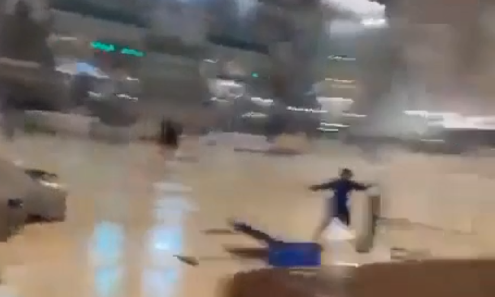 ВИДЕО-Сауд Арабияда катуу шамал болду