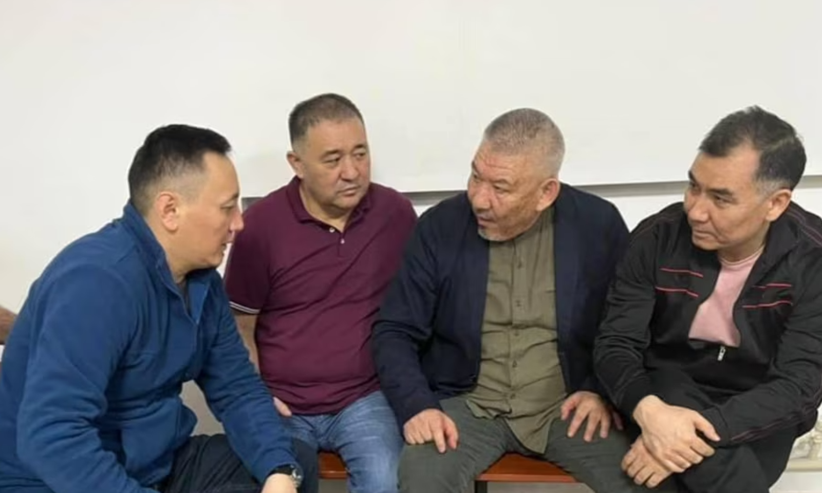 Кемпир-Абад иши: абактагы төрт саясатчынын адвокаттары эл аралык уюмдарга кайрылды